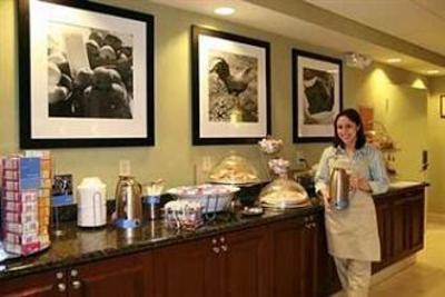 фото отеля Hampton Inn & Suites Manchester