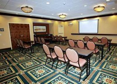 фото отеля Hampton Inn & Suites Manchester