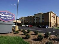 Hampton Inn & Suites Manchester