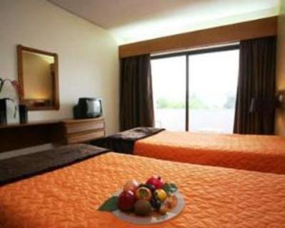 фото отеля Hotel Meia-Lua