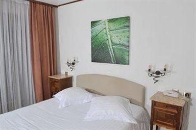 фото отеля Hotel Les Pins Haguenau