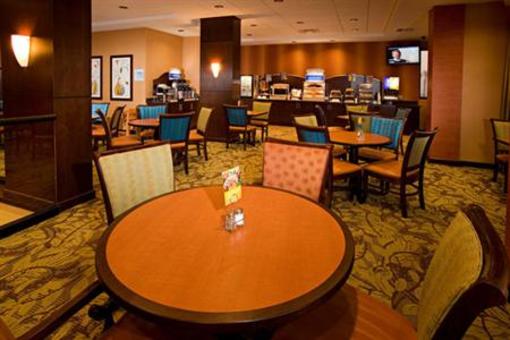 фото отеля Holiday Inn Express and Suites Oceanfront