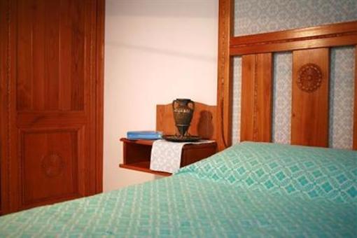 фото отеля Albergo Miramare Dorgali