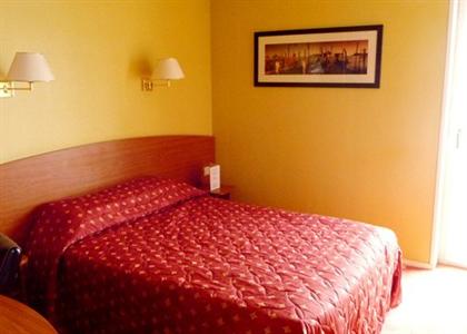 фото отеля Comfort Hotel Les Ulis Acadie