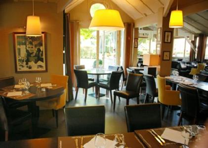 фото отеля Comfort Hotel Les Ulis Acadie