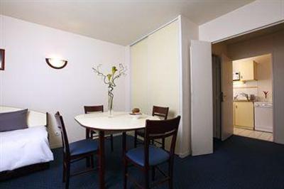 фото отеля Residence Poissy - Appart'City