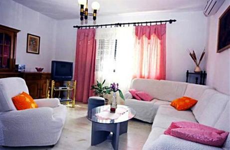 фото отеля Dragan's Den