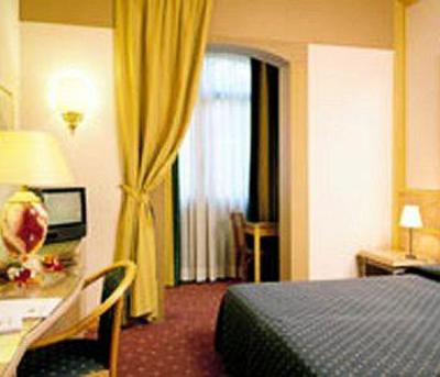 фото отеля Polo Hotel Usmate Velate