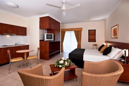 фото отеля Cairns Queens Court