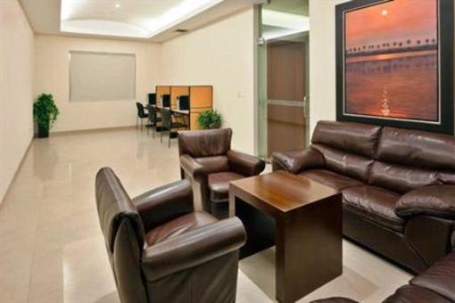 фото отеля Holiday Inn Express Playacar Riviera Maya