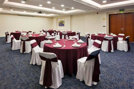 фото отеля Holiday Inn Express Playacar Riviera Maya
