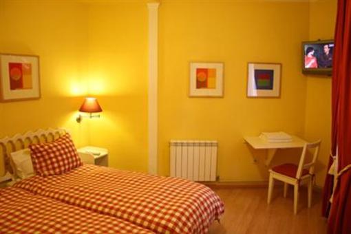 фото отеля Hostal Adriano