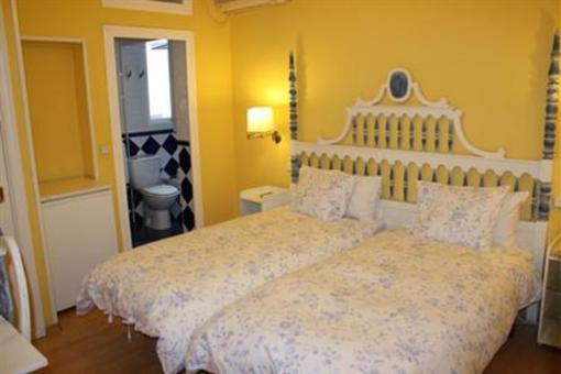 фото отеля Hostal Adriano