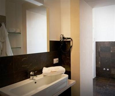 фото отеля Porta Reale Rooms