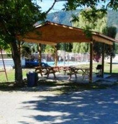 фото отеля Paradise Motel Sicamous