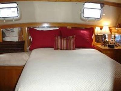 фото отеля Dockside Boat and Bed