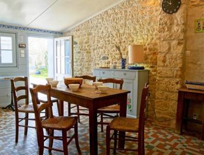 фото отеля Holiday Home 11 rue des Ecoles Dolus-d'Oleron