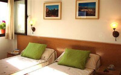 фото отеля Apartamentos Serrella