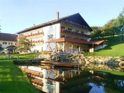 фото отеля Landhotel Weingarten