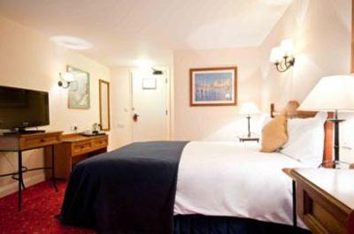 фото отеля Snowy Owl Innkeepers Lodge