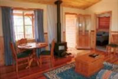 фото отеля Granite Ridges Fergies Hill Cottage Ballandean
