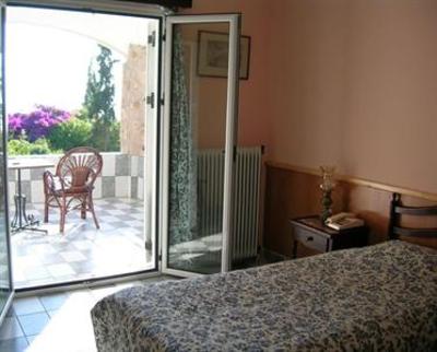 фото отеля Hotel Nafsika Aegina