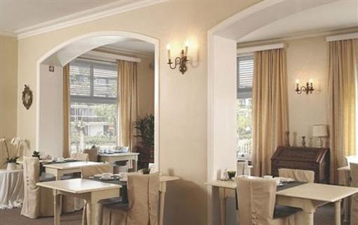 фото отеля Hotel Les Arcades Knokke-Heist
