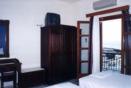 фото отеля Vaporia Exclusive Suites Ermoupoli