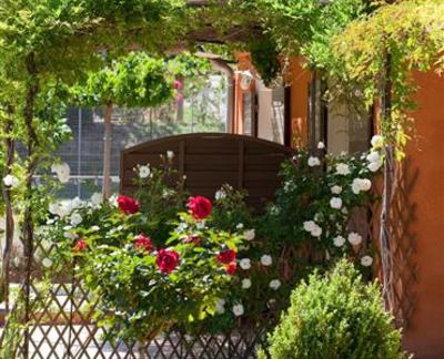 фото отеля La Petite Auberge De Roussillon