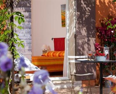 фото отеля La Petite Auberge De Roussillon