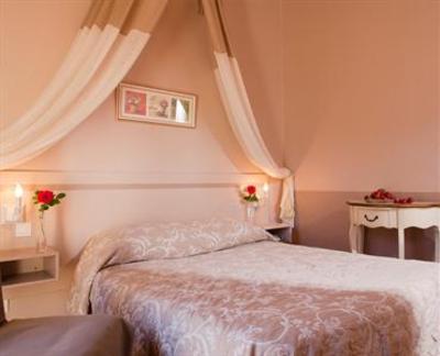 фото отеля La Petite Auberge De Roussillon
