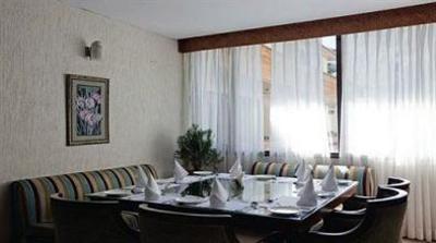 фото отеля Mapple The River Crescent Resort