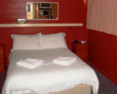 фото отеля Red Cedar Motel