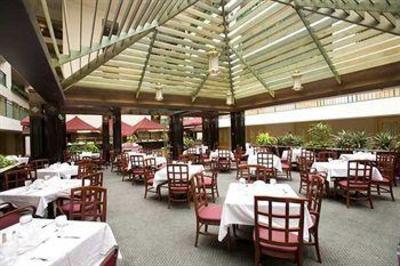 фото отеля Doubletree Guest Suites & Conference Center Chicago Downers Grove
