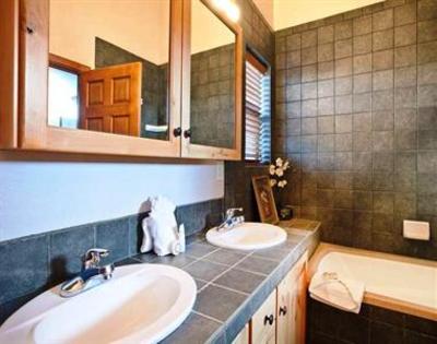 фото отеля Resortquest at Bear Hollow Village