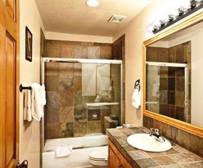 фото отеля Resortquest at Bear Hollow Village