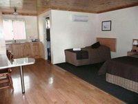 Black Gold Country Cabins