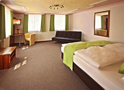 фото отеля Hotel Garni Goldene Traube