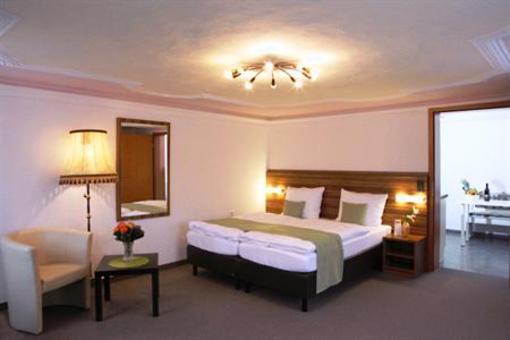 фото отеля Hotel Garni Goldene Traube
