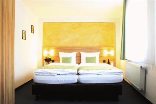 фото отеля Hotel Garni Goldene Traube