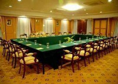 фото отеля Royal Senyiur Hotel