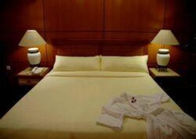 фото отеля Royal Senyiur Hotel