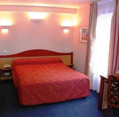 фото отеля Hotel des Lacs Celles-sur-Plaine