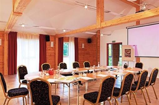 фото отеля Hotel des Lacs Celles-sur-Plaine