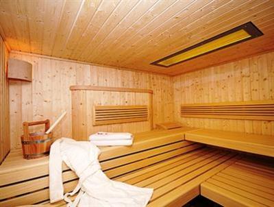 фото отеля Hotel des Lacs Celles-sur-Plaine