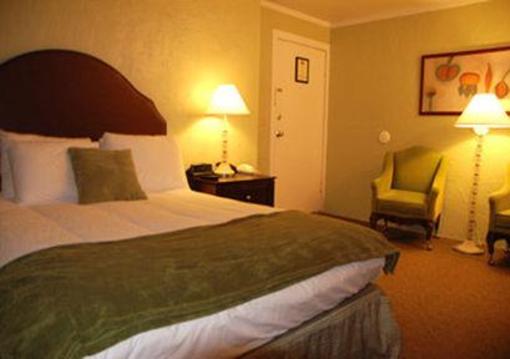 фото отеля Quail Park Lodge