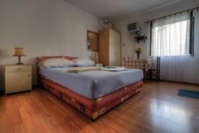 фото отеля Apartments Srhoj