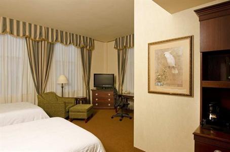 фото отеля Hilton Garden Inn Indianapolis Downtown