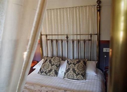 фото отеля Marton Arms Hotel