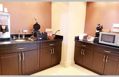 фото отеля Comfort Inn and Suites Ambassador Bridge